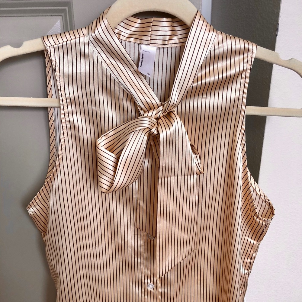 💛 American Apparel front tie button down 💛